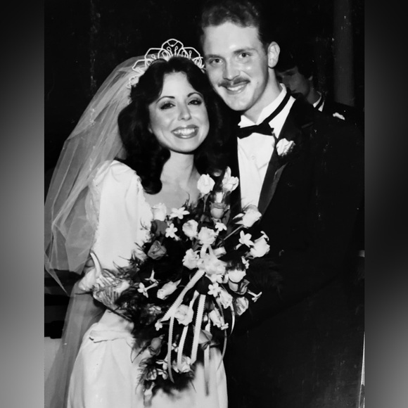 Meet your Posher, Cynthia - Picture 2 of 10